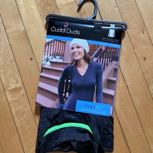 💫NWT💫Cuddl Duds Long Sleeve V-Neck